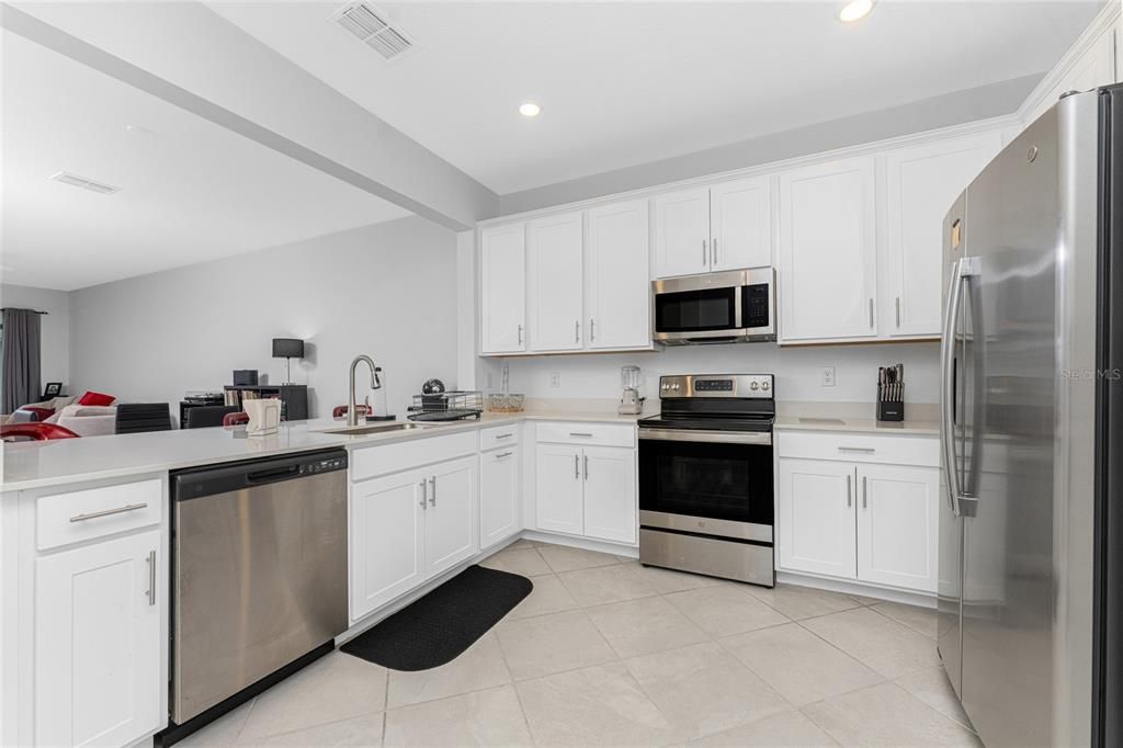 For Sale: $274,900 (3 beds, 2 baths, 1422 Square Feet)