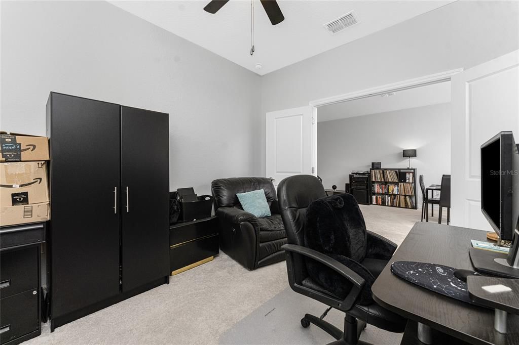 For Sale: $274,900 (3 beds, 2 baths, 1422 Square Feet)