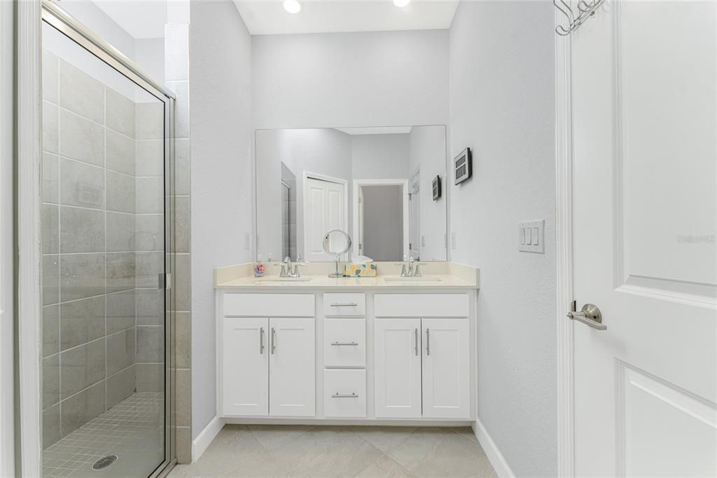 For Sale: $274,900 (3 beds, 2 baths, 1422 Square Feet)