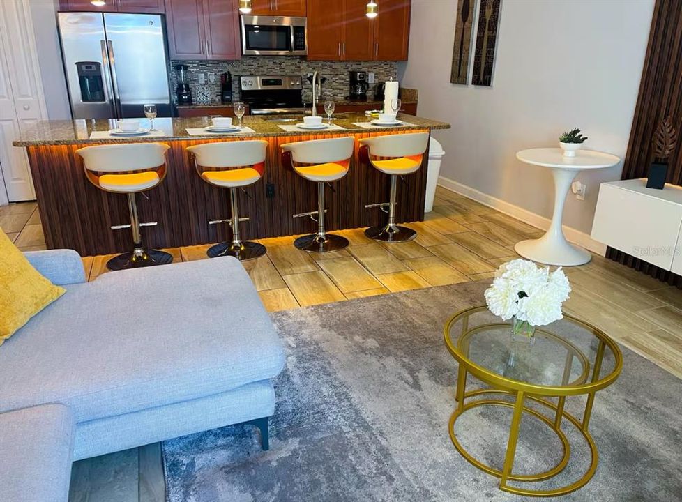 待售: $550,000 (4 贝兹, 3 浴室, 1914 平方英尺)