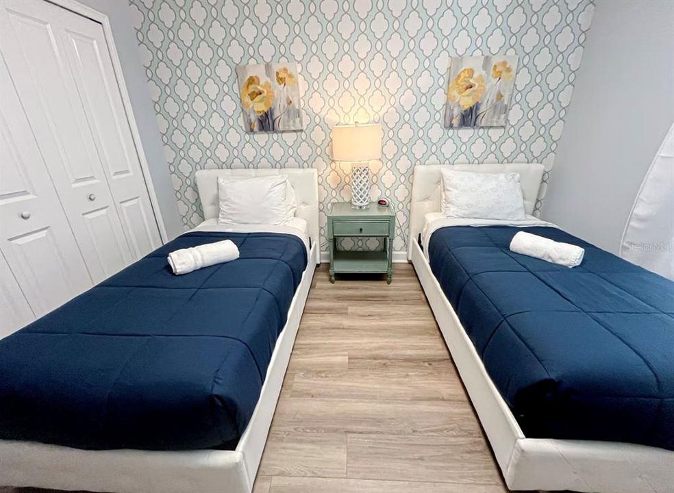 待售: $550,000 (4 贝兹, 3 浴室, 1914 平方英尺)