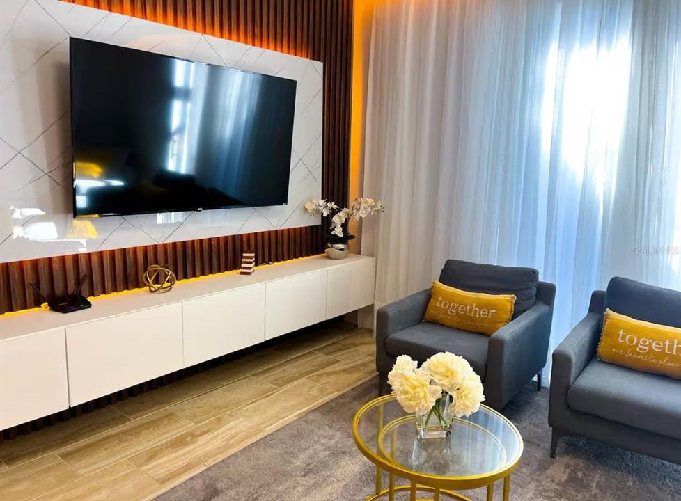 待售: $550,000 (4 贝兹, 3 浴室, 1914 平方英尺)