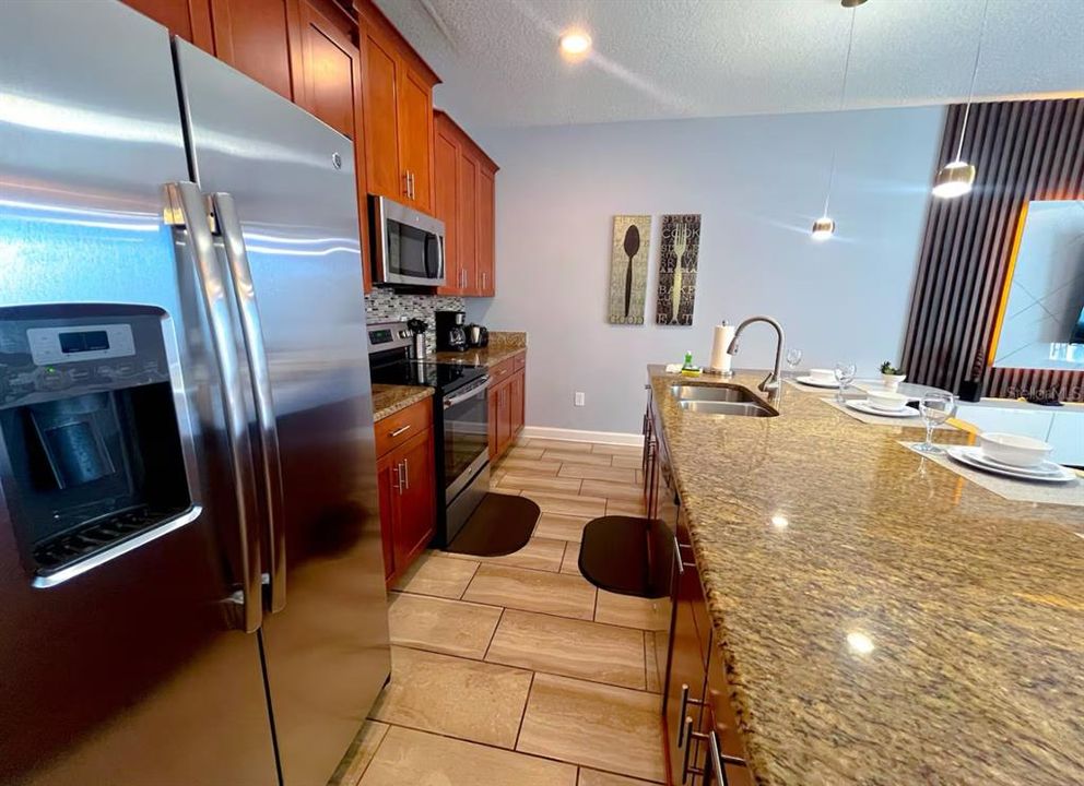 待售: $550,000 (4 贝兹, 3 浴室, 1914 平方英尺)