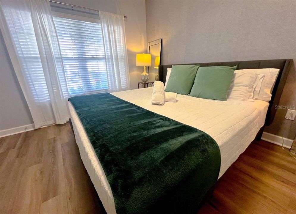 待售: $550,000 (4 贝兹, 3 浴室, 1914 平方英尺)