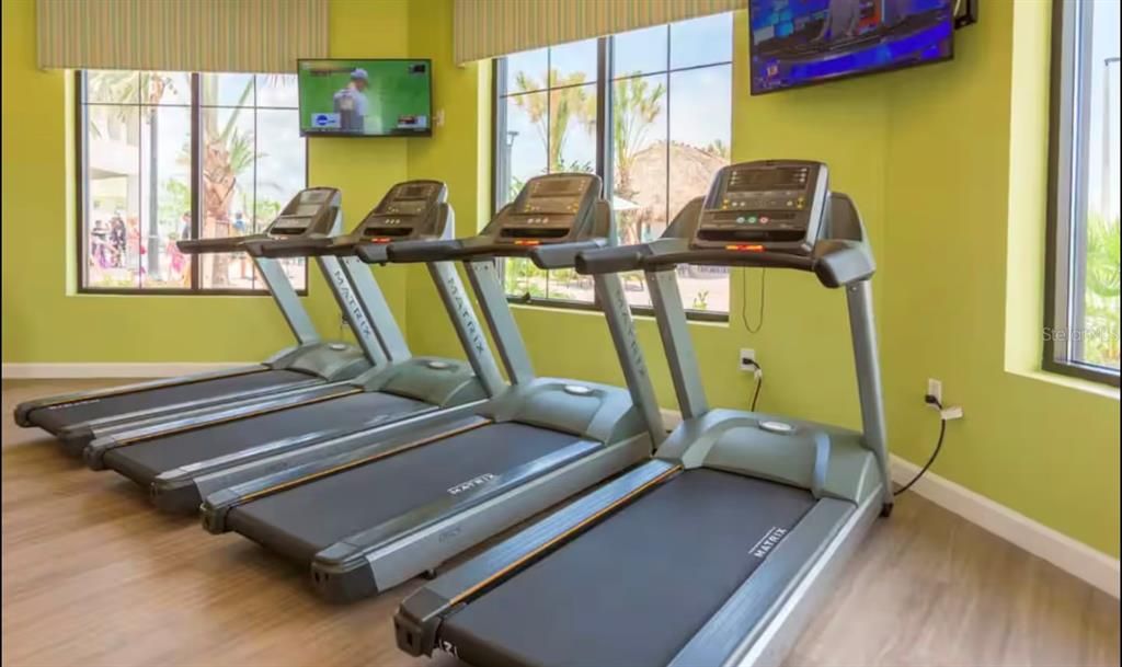 待售: $550,000 (4 贝兹, 3 浴室, 1914 平方英尺)