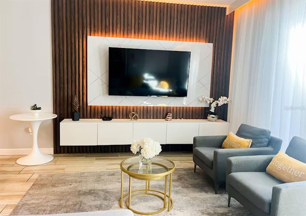 待售: $550,000 (4 贝兹, 3 浴室, 1914 平方英尺)