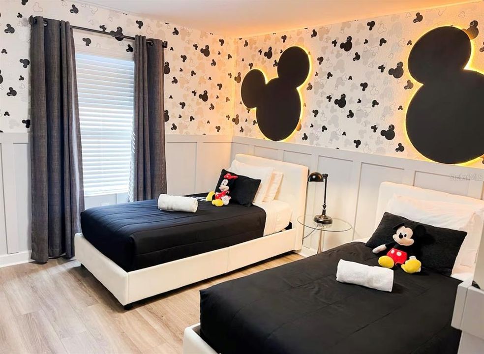 待售: $550,000 (4 贝兹, 3 浴室, 1914 平方英尺)