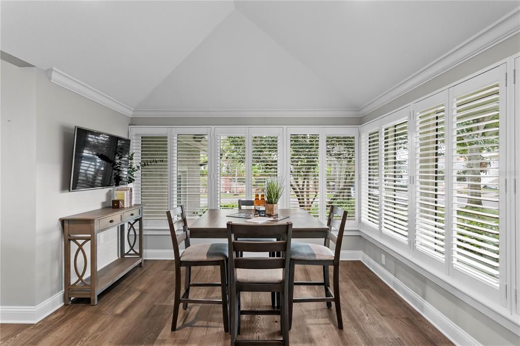 待售: $1,800,000 (3 贝兹, 2 浴室, 2429 平方英尺)