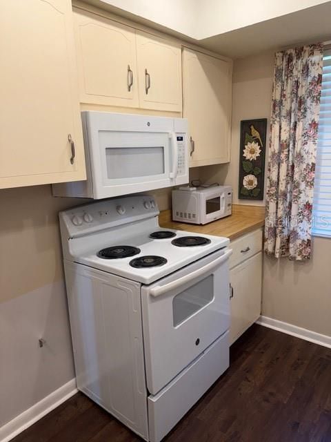 For Sale: $185,000 (3 beds, 2 baths, 1218 Square Feet)