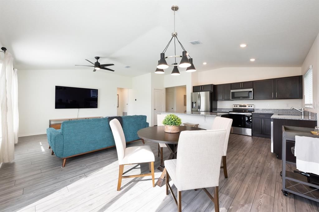 For Sale: $367,000 (3 beds, 2 baths, 1537 Square Feet)