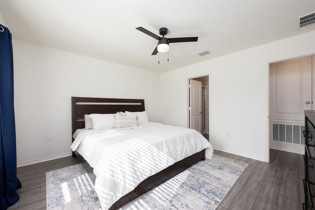 For Sale: $367,000 (3 beds, 2 baths, 1537 Square Feet)