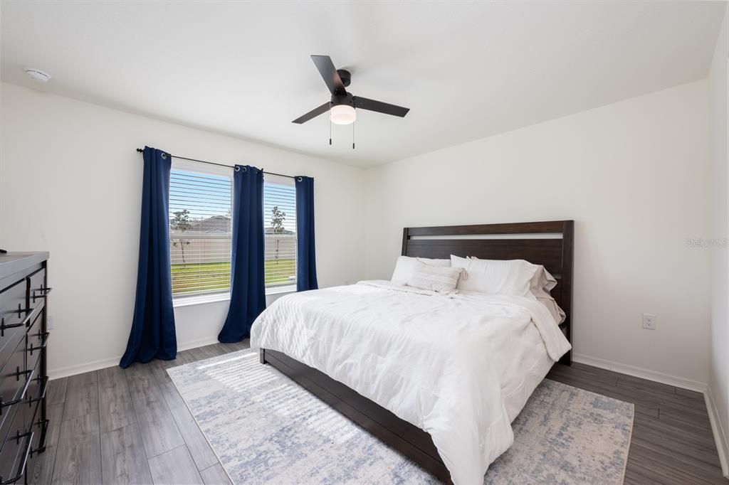 For Sale: $367,000 (3 beds, 2 baths, 1537 Square Feet)