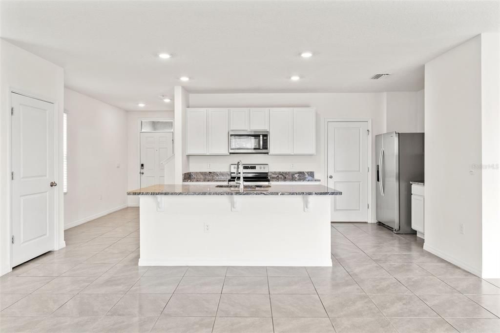 En Renta: $2,700 (4 camas, 2 baños, 2260 Pies cuadrados)