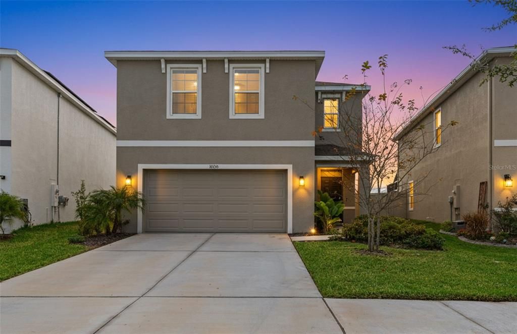 En Renta: $2,700 (4 camas, 2 baños, 2260 Pies cuadrados)