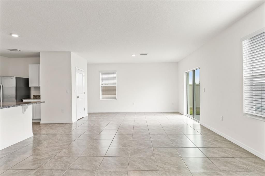 En Renta: $2,700 (4 camas, 2 baños, 2260 Pies cuadrados)