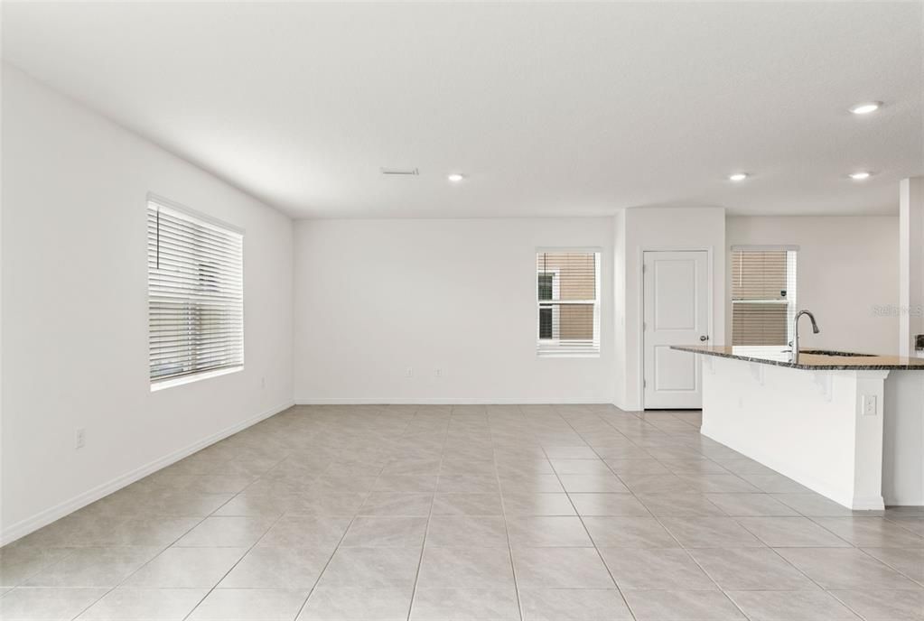 En Renta: $2,700 (4 camas, 2 baños, 2260 Pies cuadrados)