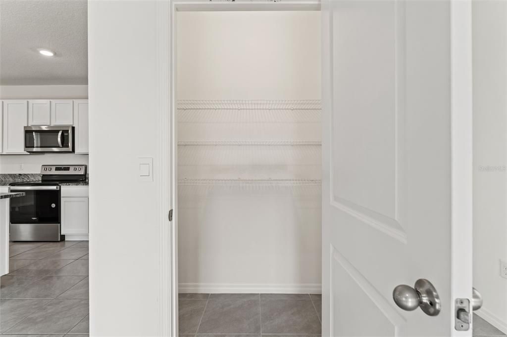 En Renta: $2,700 (4 camas, 2 baños, 2260 Pies cuadrados)