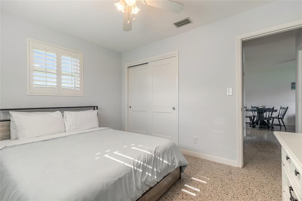 待售: $349,900 (2 贝兹, 1 浴室, 840 平方英尺)