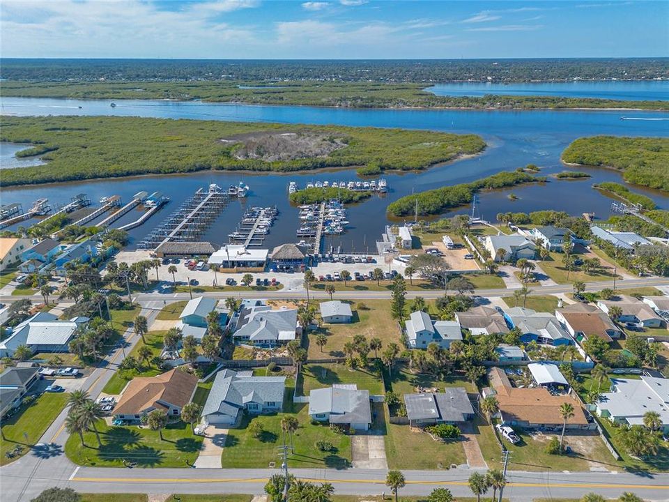 待售: $349,900 (2 贝兹, 1 浴室, 840 平方英尺)