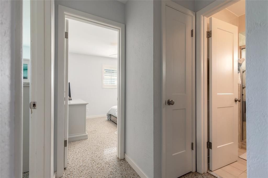 待售: $349,900 (2 贝兹, 1 浴室, 840 平方英尺)