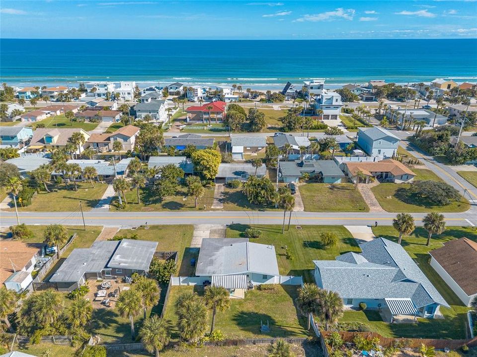 待售: $349,900 (2 贝兹, 1 浴室, 840 平方英尺)