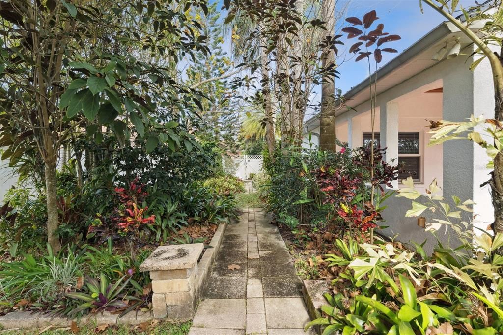 На продажу: $439,000 (3 спален, 2 ванн, 1822 Квадратных фут)