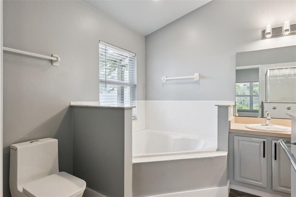 На продажу: $439,000 (3 спален, 2 ванн, 1822 Квадратных фут)