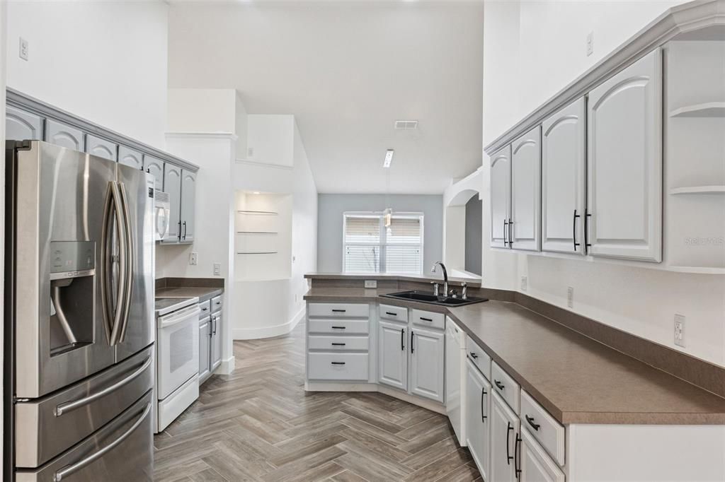 На продажу: $439,000 (3 спален, 2 ванн, 1822 Квадратных фут)