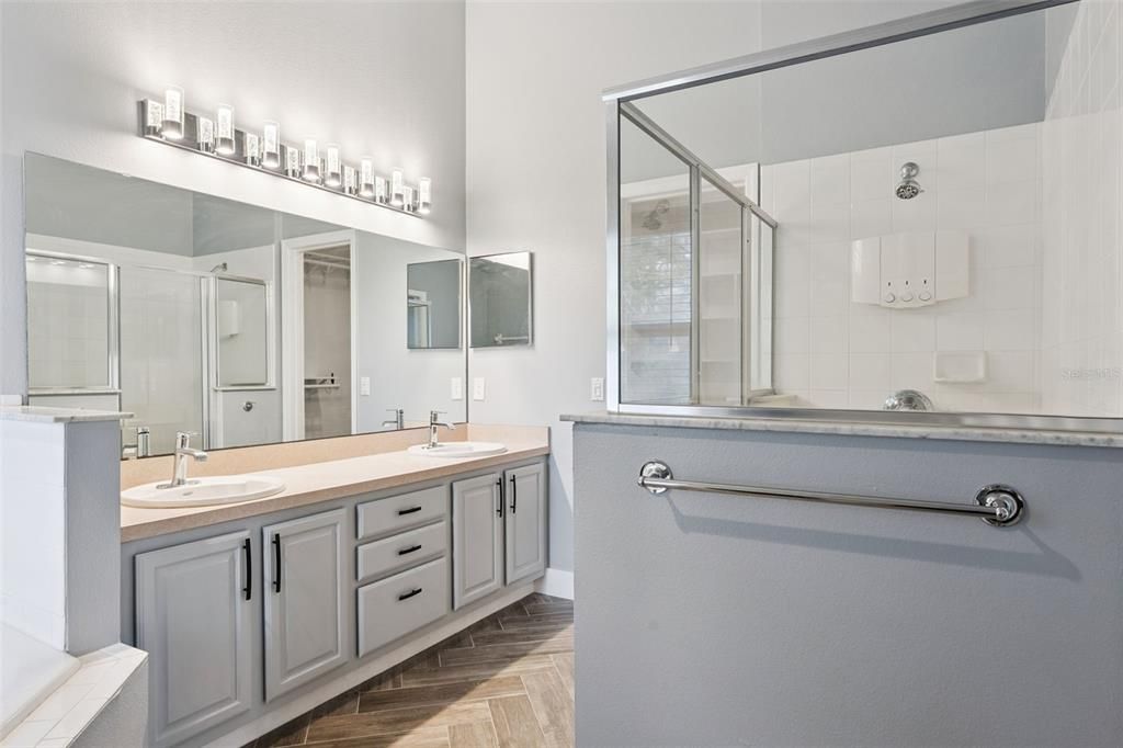 На продажу: $439,000 (3 спален, 2 ванн, 1822 Квадратных фут)