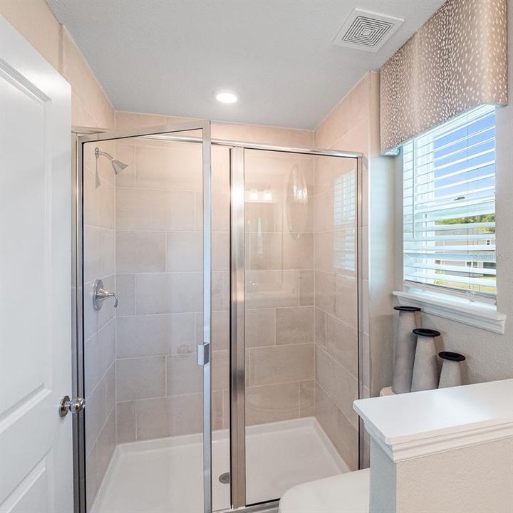 En Venta: $228,990 (3 camas, 2 baños, 1782 Pies cuadrados)