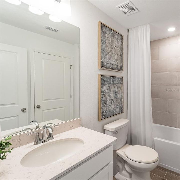 En Venta: $228,990 (3 camas, 2 baños, 1782 Pies cuadrados)