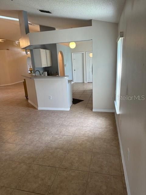 For Rent: $2,500 (4 beds, 2 baths, 1815 Square Feet)