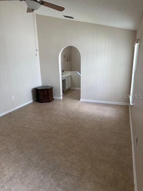 For Rent: $2,500 (4 beds, 2 baths, 1815 Square Feet)