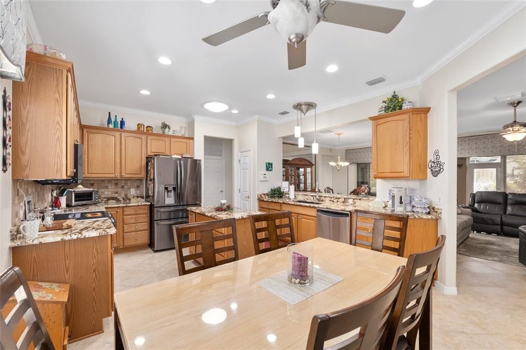 For Sale: $355,500 (2 beds, 2 baths, 1870 Square Feet)