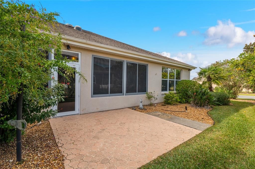 For Sale: $355,500 (2 beds, 2 baths, 1870 Square Feet)