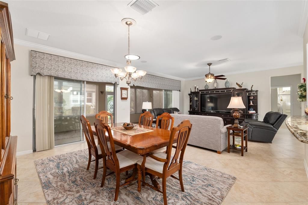 For Sale: $355,500 (2 beds, 2 baths, 1870 Square Feet)