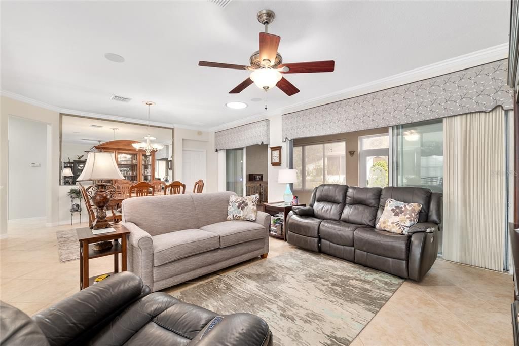 For Sale: $355,500 (2 beds, 2 baths, 1870 Square Feet)