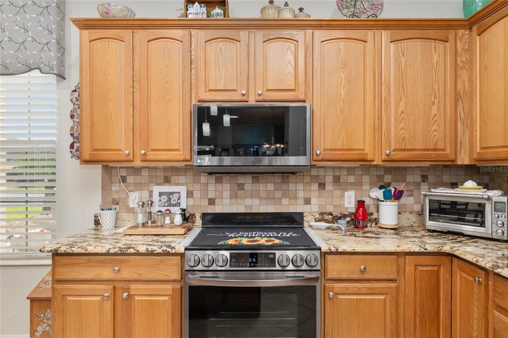 For Sale: $355,500 (2 beds, 2 baths, 1870 Square Feet)