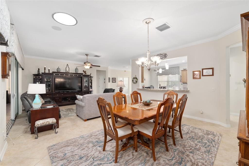 For Sale: $355,500 (2 beds, 2 baths, 1870 Square Feet)