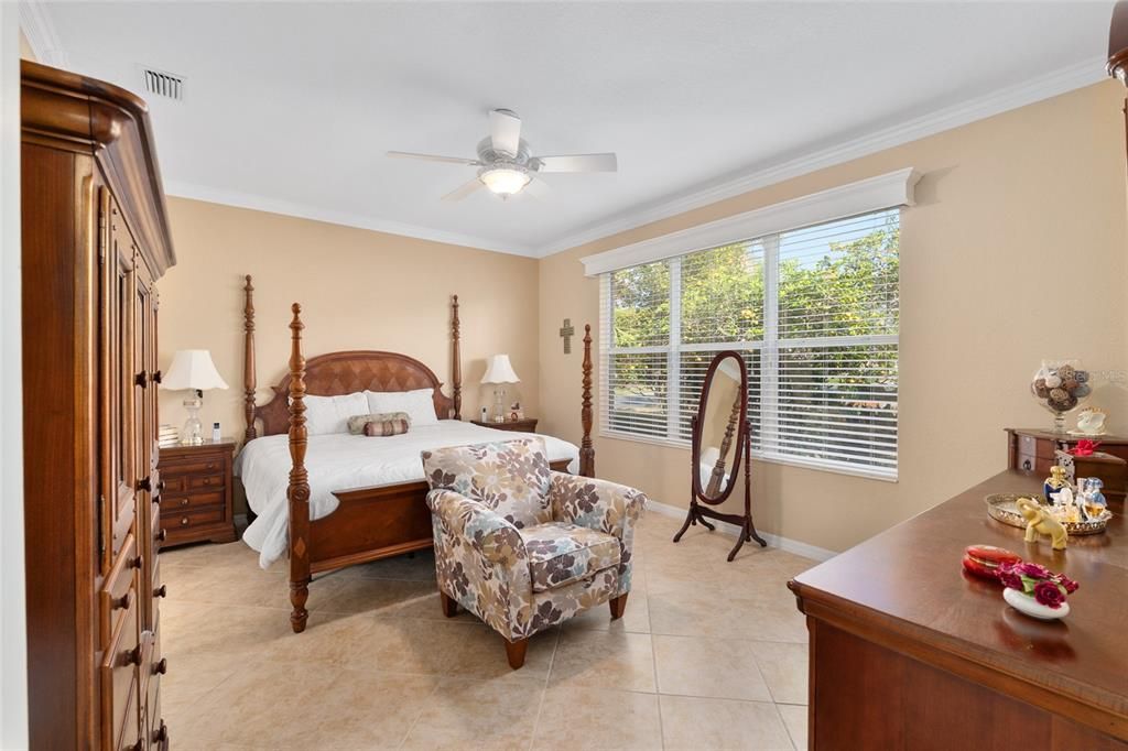 For Sale: $355,500 (2 beds, 2 baths, 1870 Square Feet)