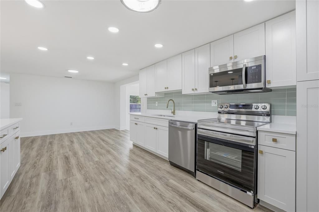 待售: $399,900 (3 贝兹, 2 浴室, 1692 平方英尺)