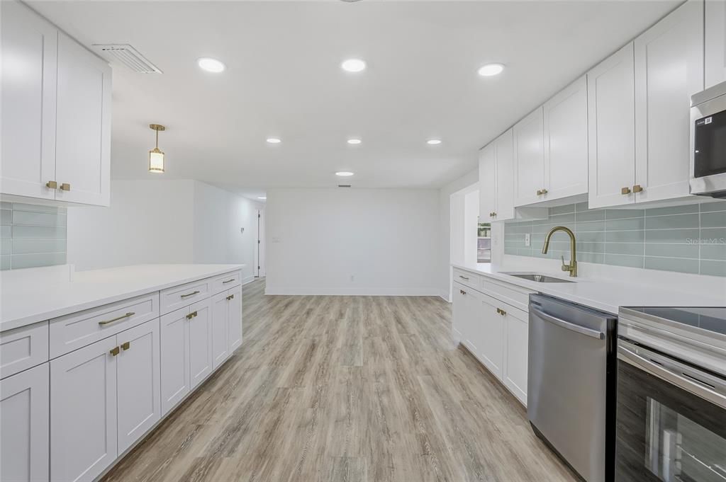 待售: $399,900 (3 贝兹, 2 浴室, 1692 平方英尺)