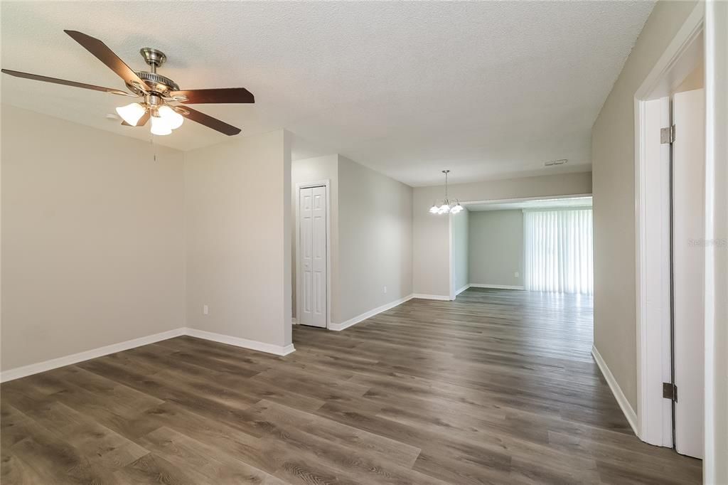 For Rent: $1,985 (4 beds, 2 baths, 1581 Square Feet)