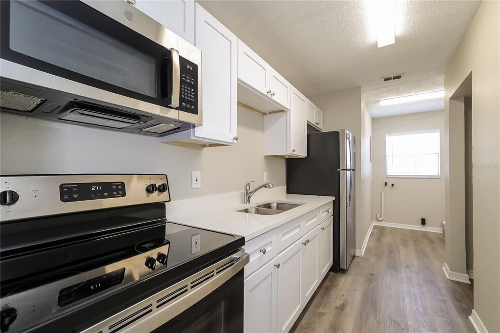 For Rent: $1,985 (4 beds, 2 baths, 1581 Square Feet)