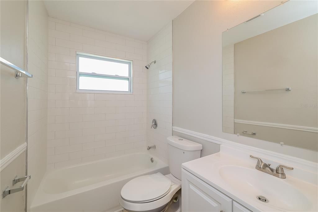 For Rent: $1,985 (4 beds, 2 baths, 1581 Square Feet)