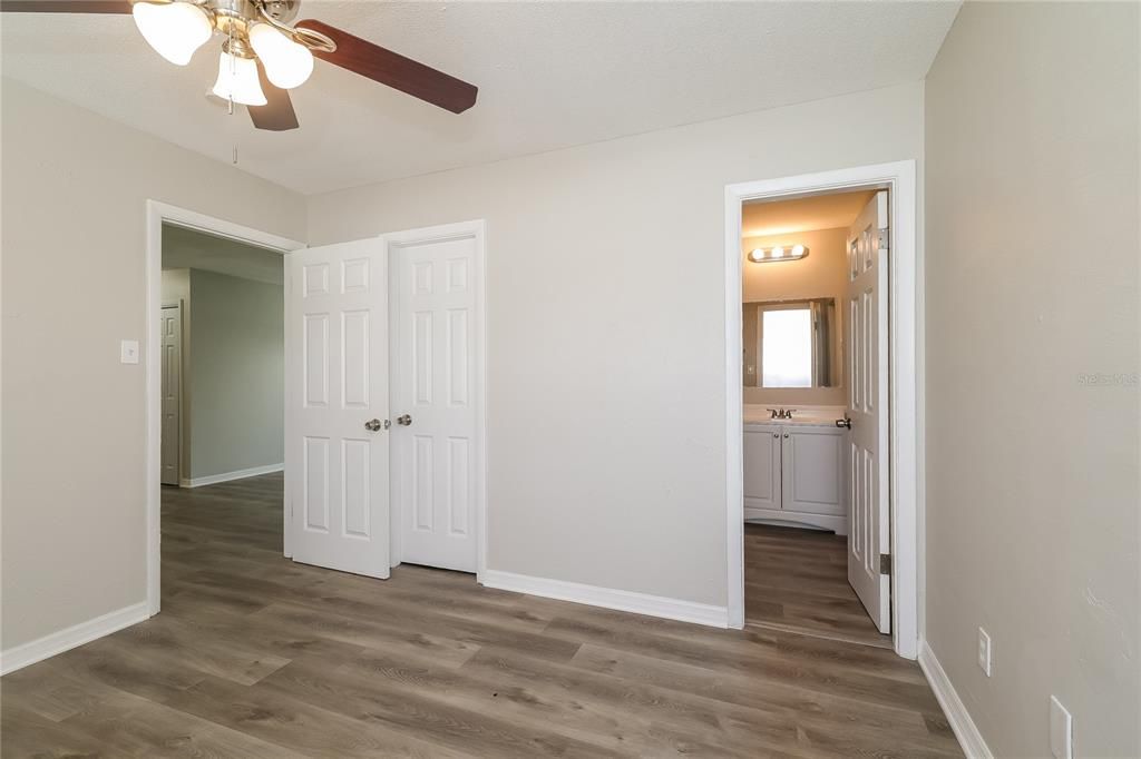 For Rent: $1,985 (4 beds, 2 baths, 1581 Square Feet)