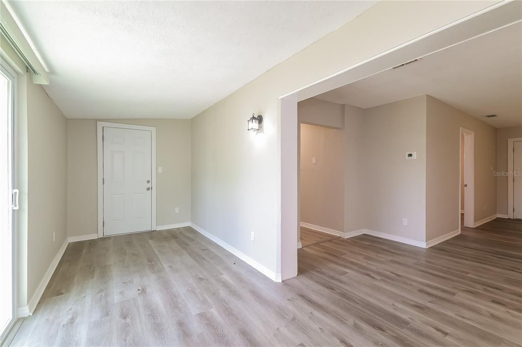 For Rent: $1,985 (4 beds, 2 baths, 1581 Square Feet)