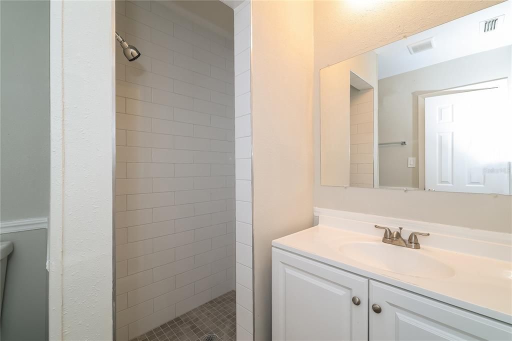 For Rent: $1,985 (4 beds, 2 baths, 1581 Square Feet)