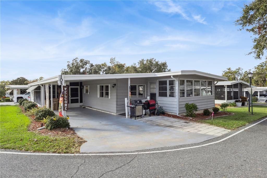 For Sale: $142,500 (2 beds, 2 baths, 1370 Square Feet)