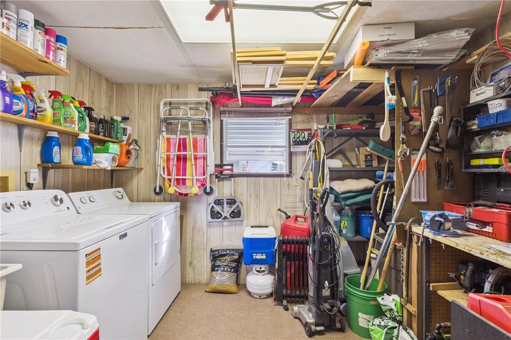 For Sale: $142,500 (2 beds, 2 baths, 1370 Square Feet)